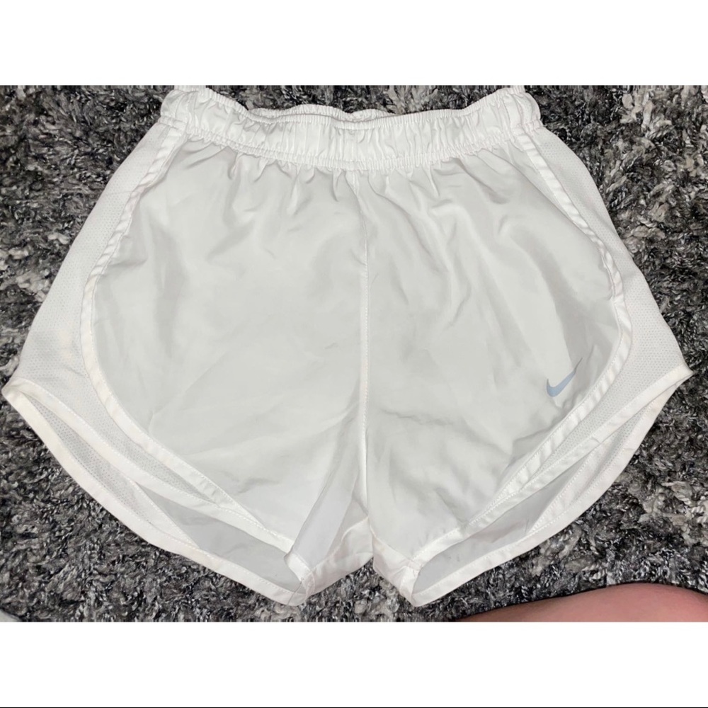 Nike running short white